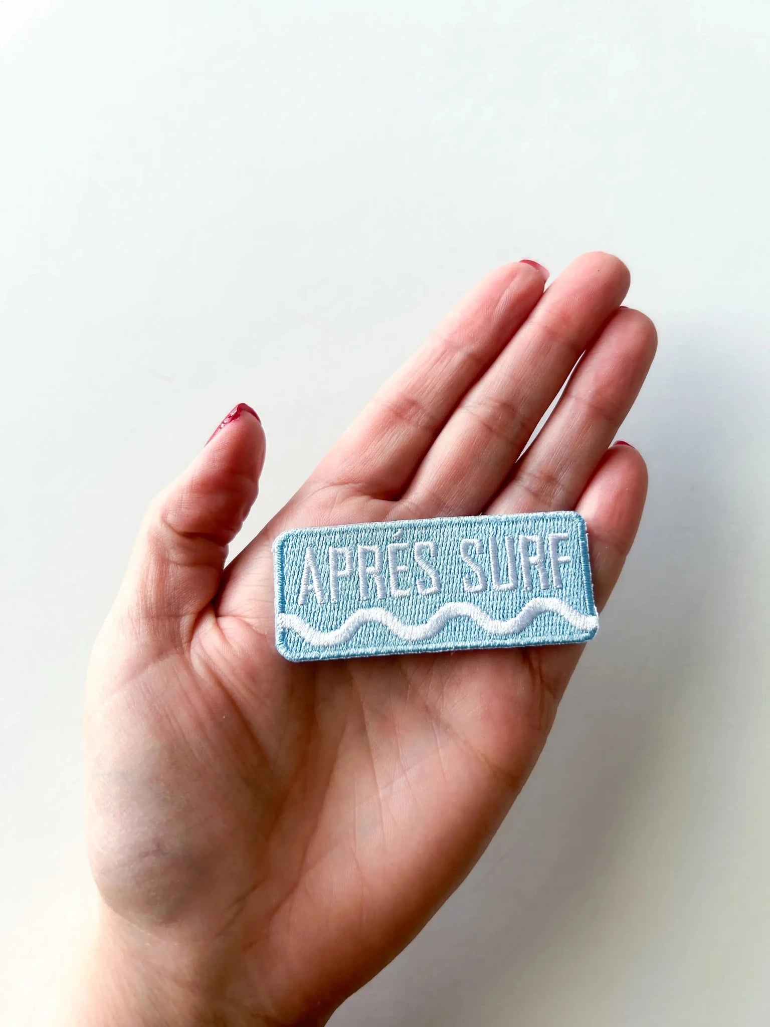 Apres Surf Embroidered Iron On Patch - Wander Together Outfitters