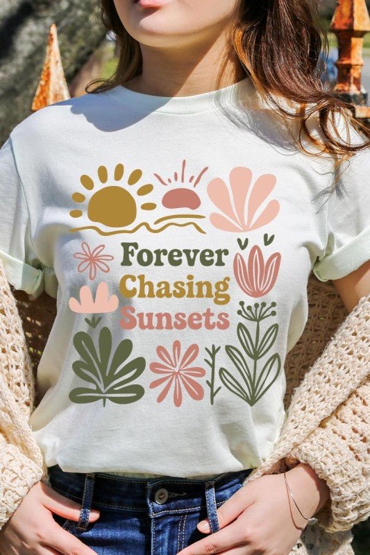 "Forever Chasing Sunsets" Graphic Jersey Tee - Wander Together Outfitters