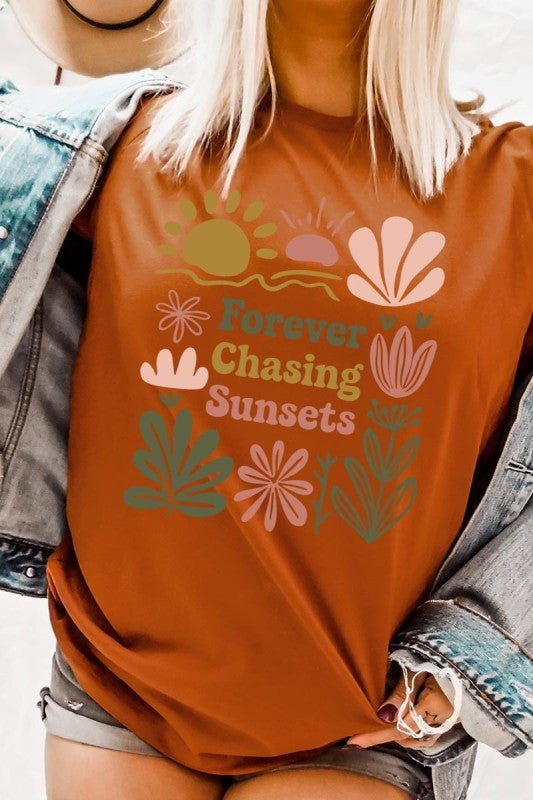 "Forever Chasing Sunsets" Graphic Jersey Tee - Wander Together Outfitters