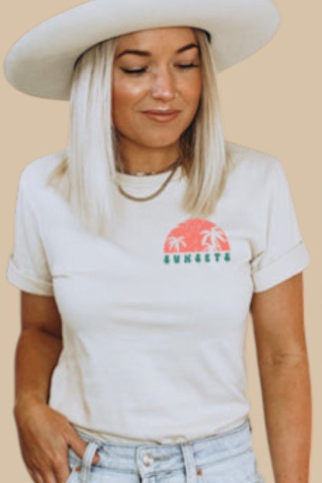 "Forever Chasing Sunsets" Women's Tee - Wander Together Outfitters