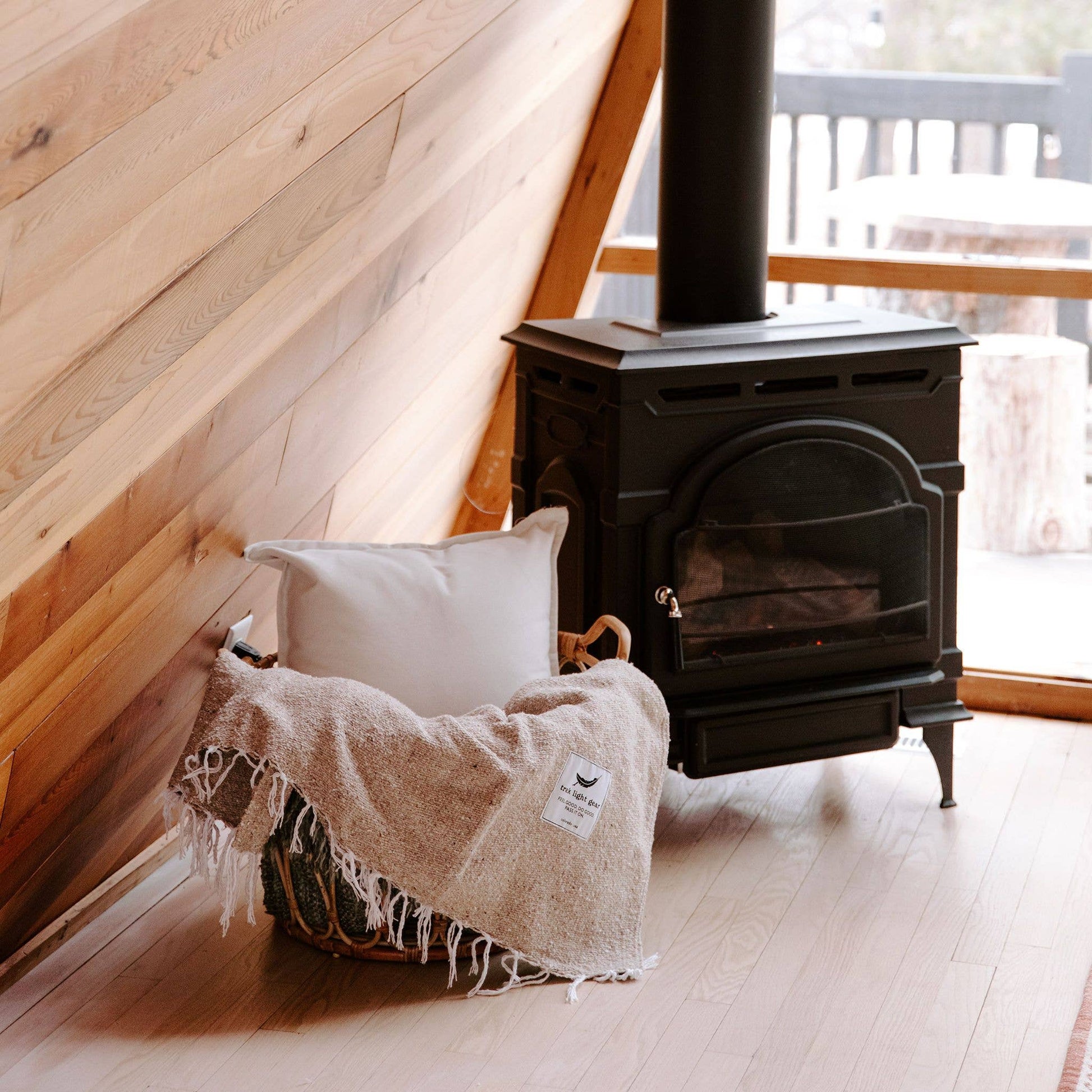 Handwoven Throw Blanket Huntington - Wander Together Outfitters