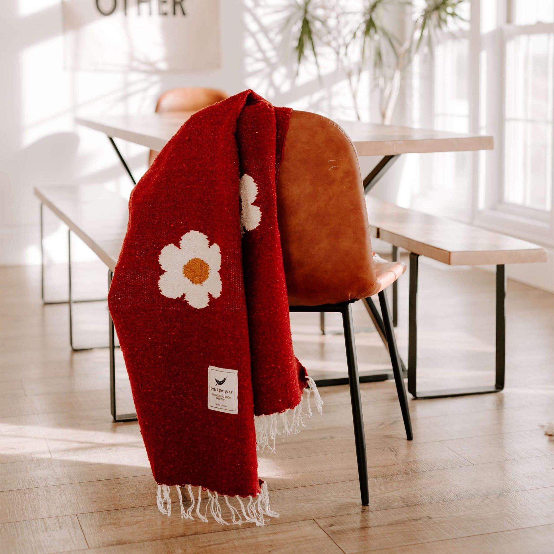 Lazy Daisy Blanket - Wander Together Outfitters