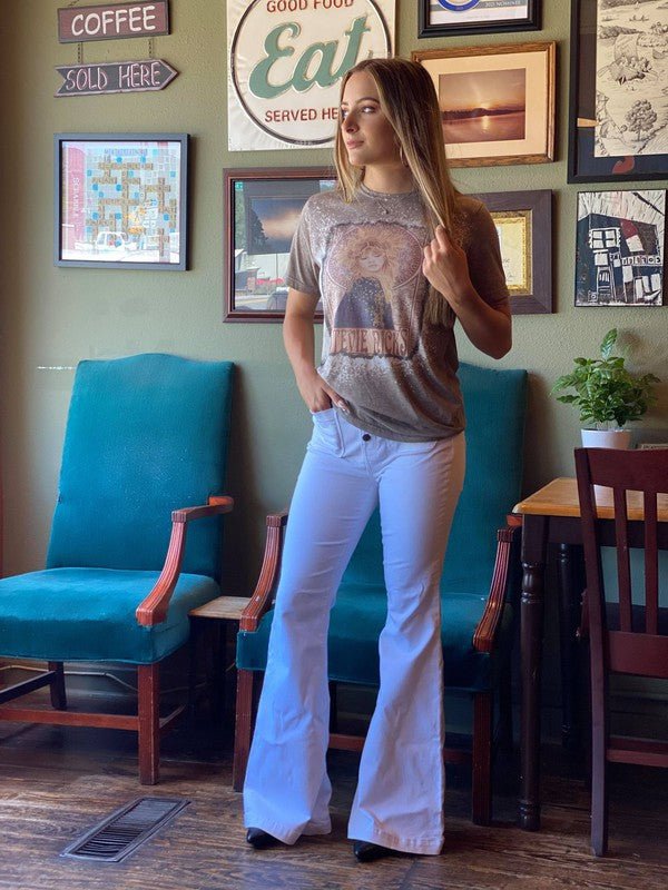 “Queen Stevie” Bleached Tee (SALE) - Wander Together Outfitters