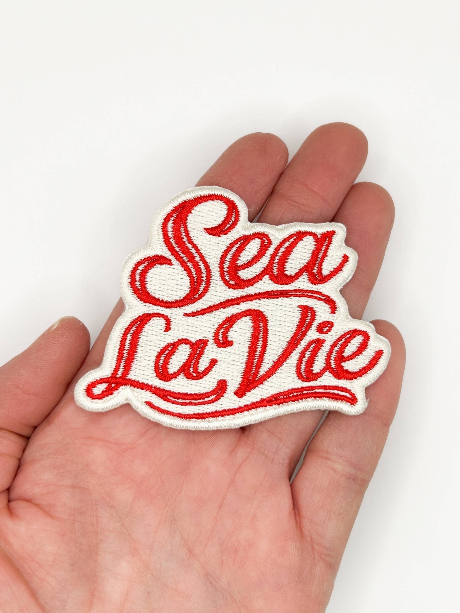 “Sea La Vie” Embroidered Iron On Patch - Wander Together Outfitters