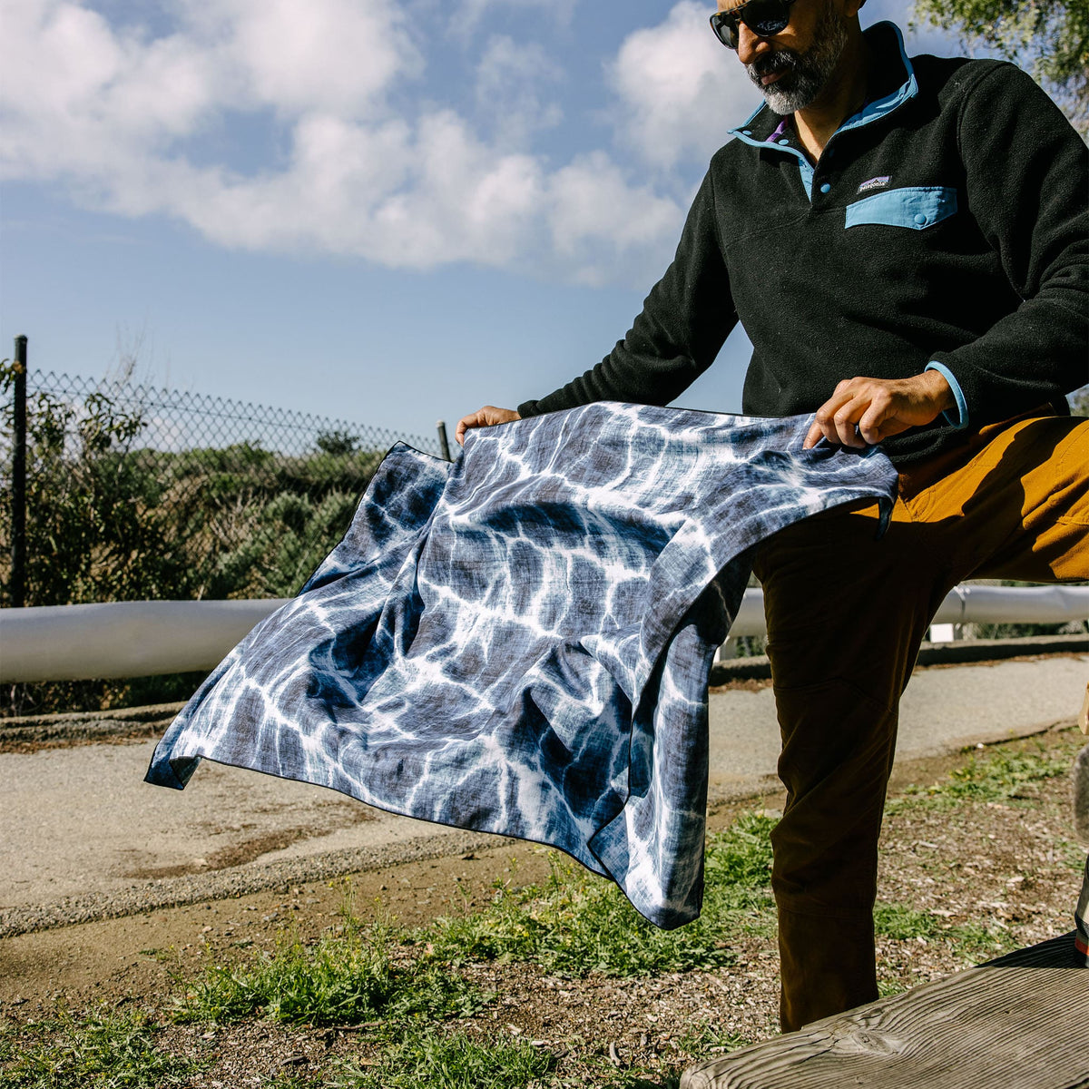 Ultralight Towel: Agua Blue - Wander Together Outfitters